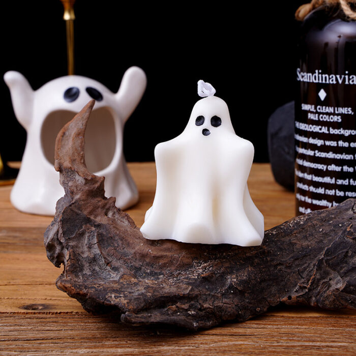 Spooky Halloween Scented Candle - Image 3